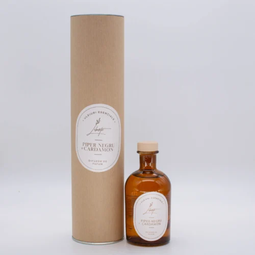 Difuzor cu bastonașe Piper Negru și Cardamon – 250 ml